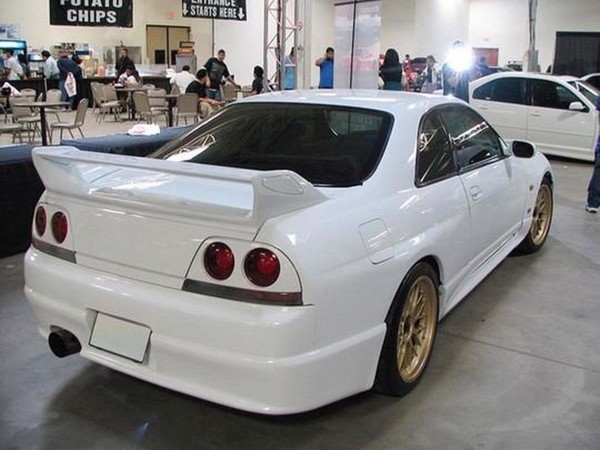 Maxton Spoiler Nissan Skyline R33